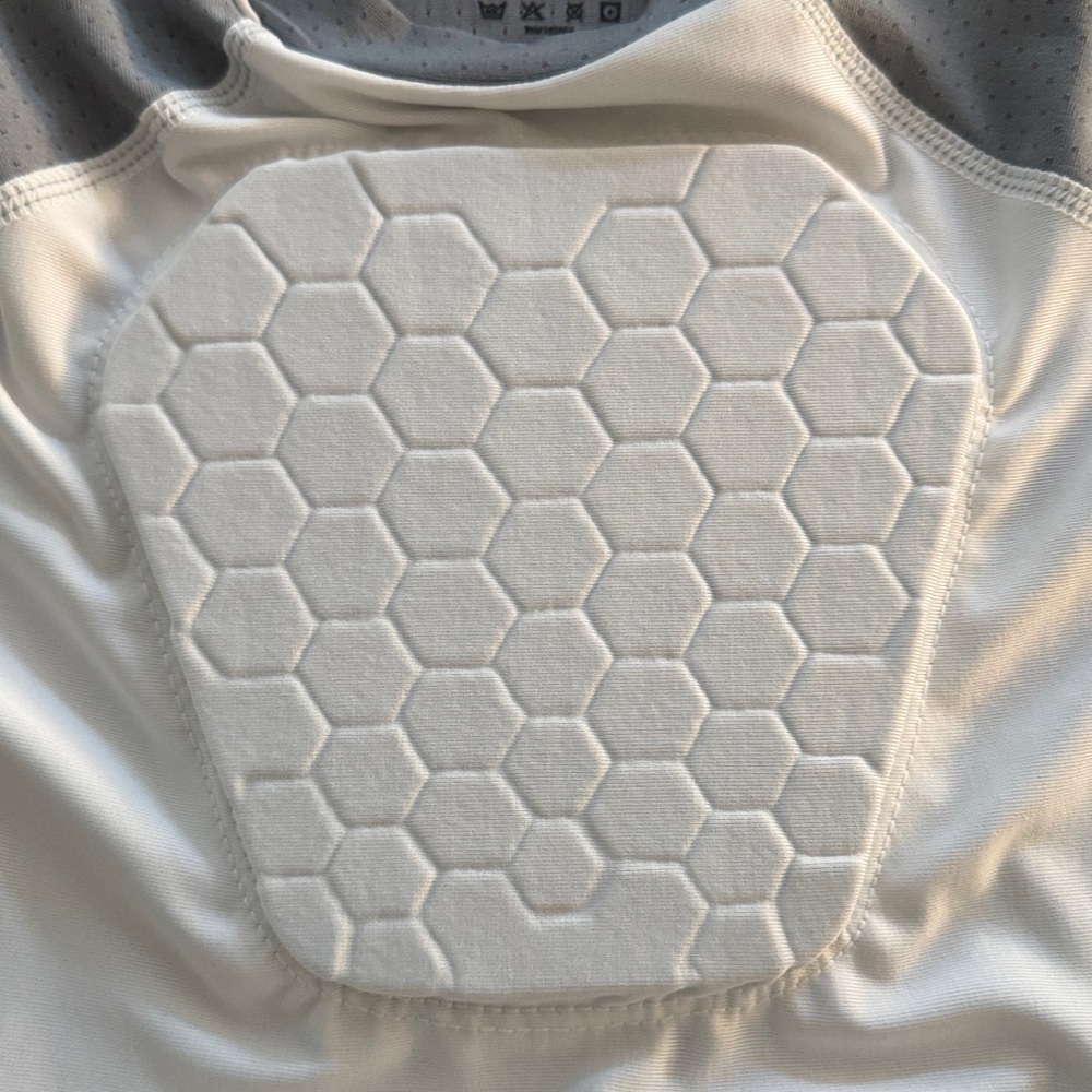 McDavid HEX Sleeveless Compression Shirt - White & Grey : Heart guard brand new - Picture 4 of 7